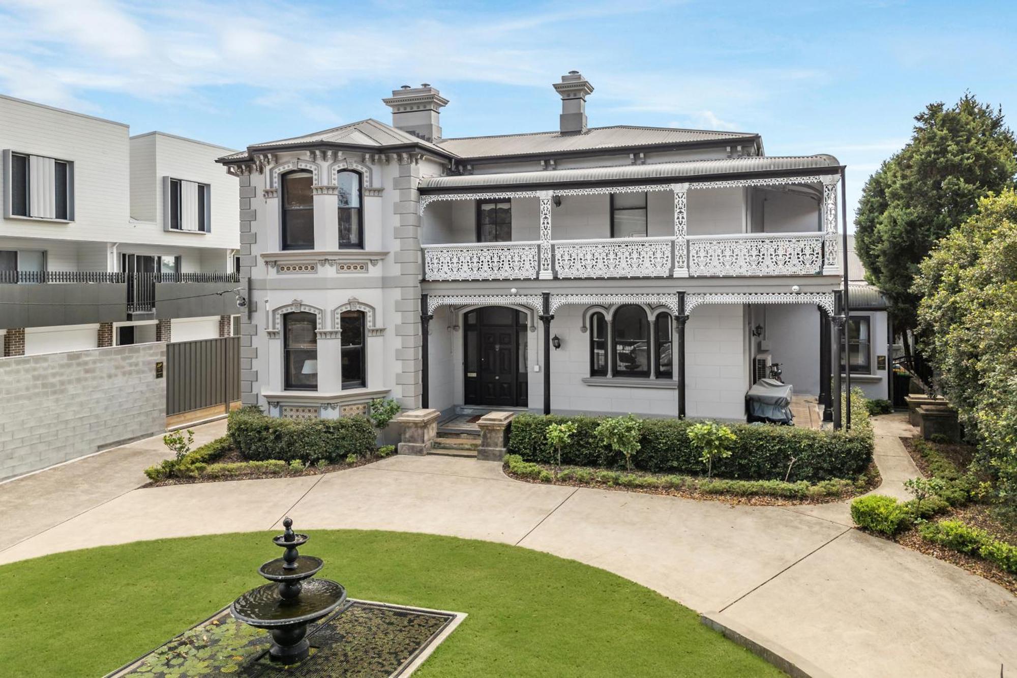 The Mansion Hotel Newcastle Bagian luar foto